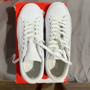 Nike Blazer low LE  size 8